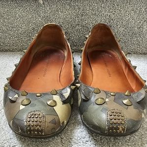 Marc Jacobs studded cow camo flats. SIZE 36.5 (US SIZE 6)